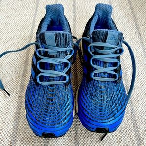 Adidas EnergyBoost - Men’s running shoes - Size US 8 - Black and Blue